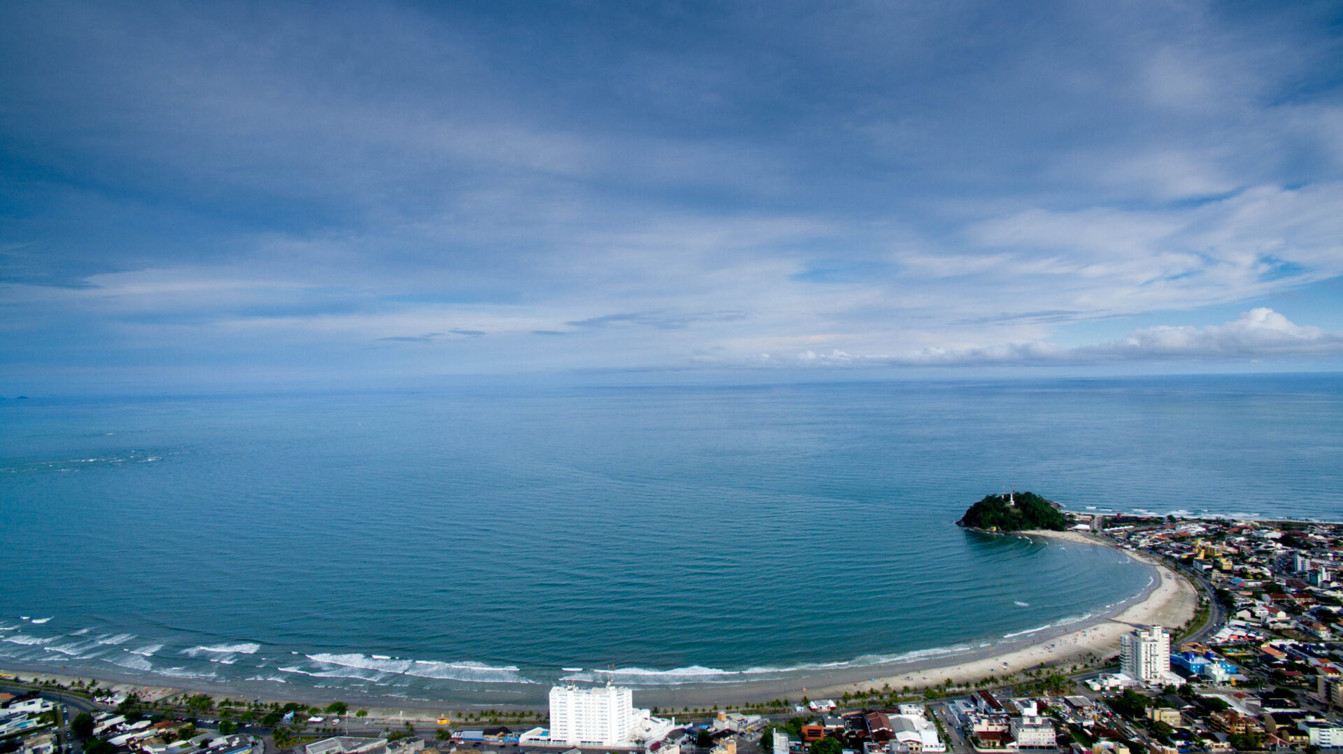Vista aérea de GuaratubaFoto: Julio Fanini