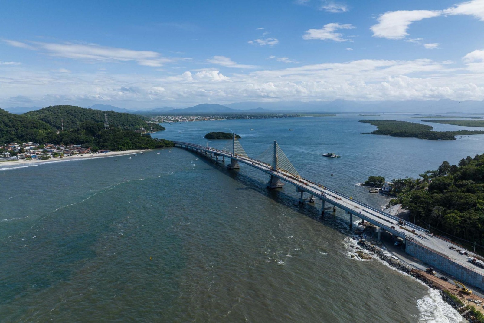 Nova Ponte de Guaratuba criou uma ligação permanente entre Guaratuba e Matinhos e encerrou a dependência da travessia por ferry-boat.
